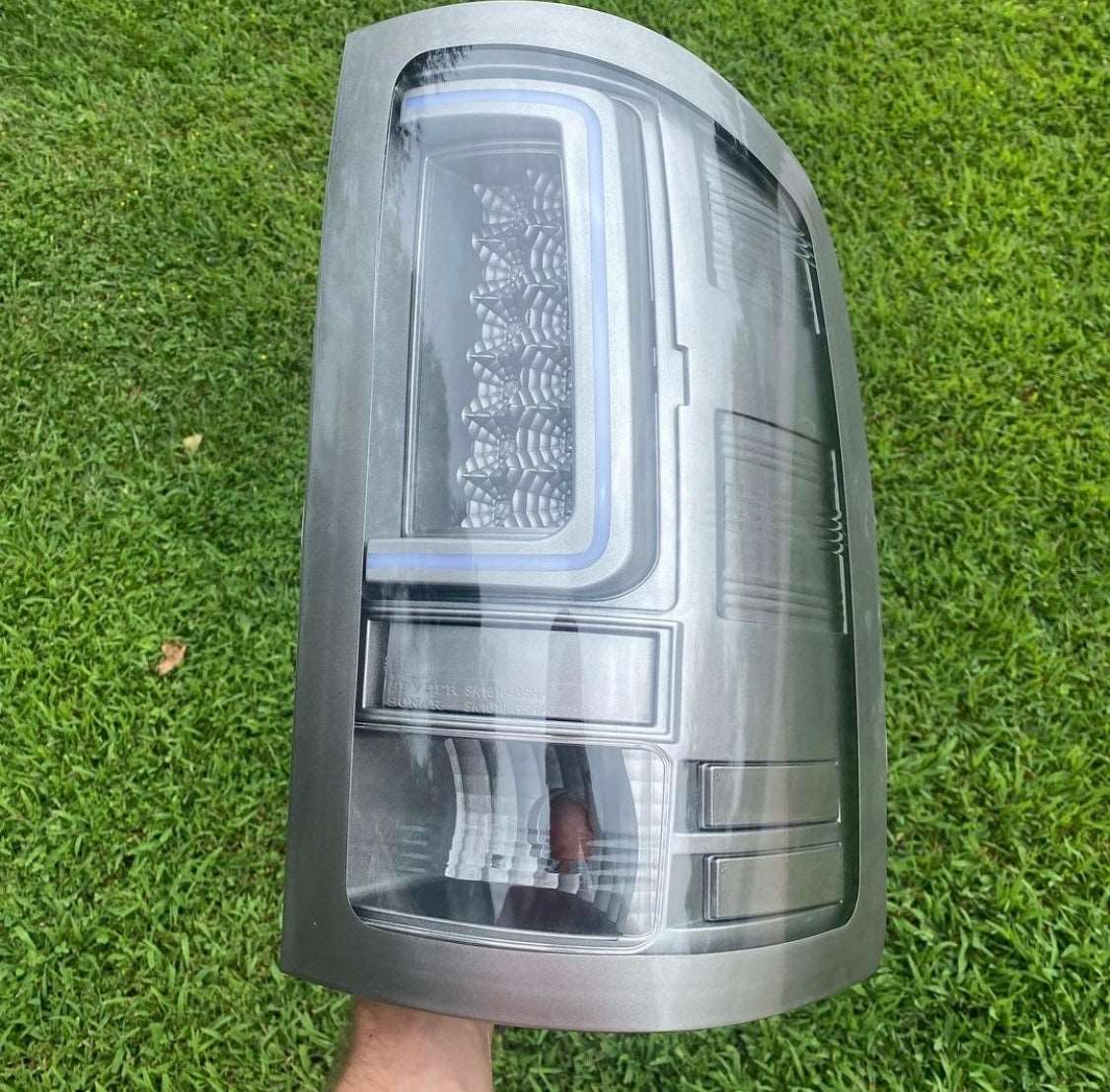 2007-2013 GMC Sierra tail lights