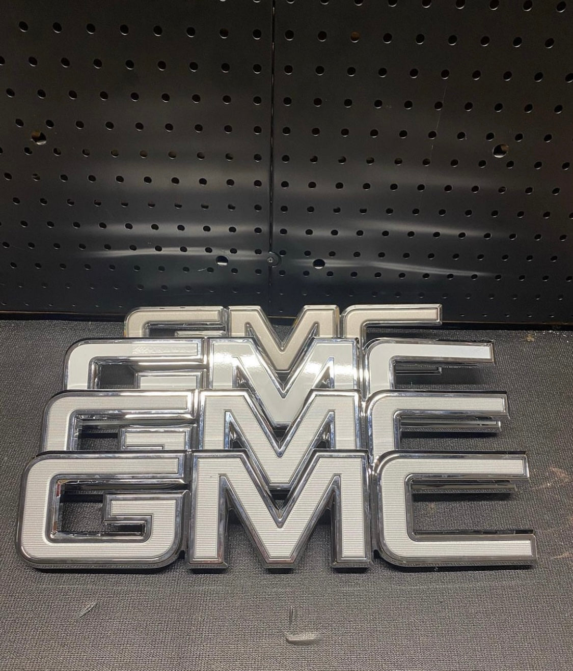 2014-2018 GMC Sierra Colormatched Emblems